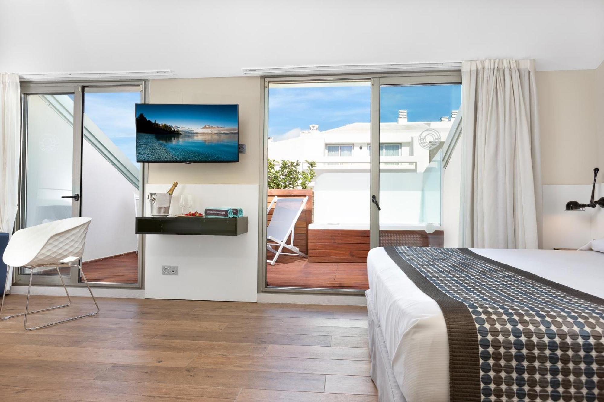 Aparthotel Odissea Park Santa Susanna Rum bild