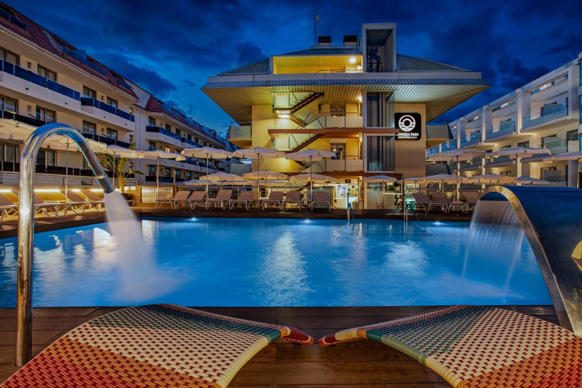 Aparthotel Odissea Park Santa Susanna Exteriör bild